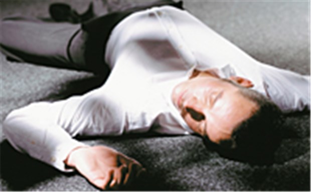 Synkopen sind immer abklärungspflichtig Die Ursache von kardialen Synkopen können gelegentlich weder EKG noch Kipptischuntersuchung klären.
© Photos.com