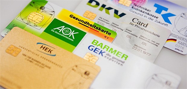 Preis im Kassenwettbewerb so wichtig wie Qualität Die Versicherten in Deutschland können aus vielen Krankenkassen wählen - das sorgt für einen harten Wettbewerb.