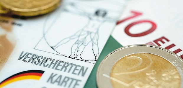 Höhere Kassenbeiträge für Gutverdiener Die Versicherungspflichtgrenze wird angehoben - auf 53.550 Euro.