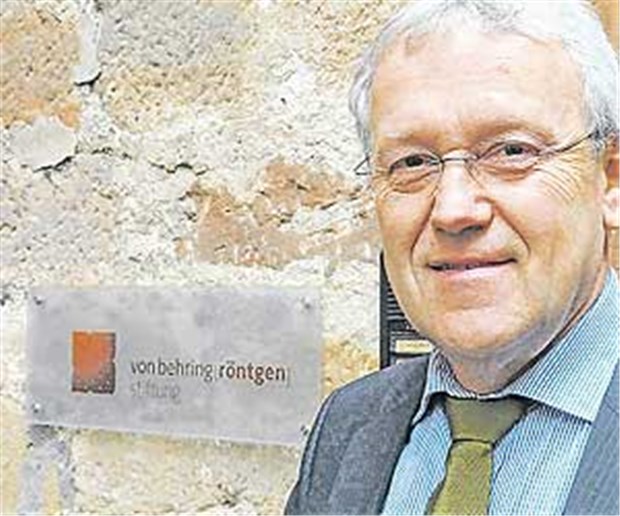 Neue Perspektiven für die Hochschulmedizin Die Von Behring-Röntgen-Stiftung ist ein "Außenbordmotor der Wissenschaftsentwicklung": Stiftungs-Präsident Joachim-Felix Leonhard.