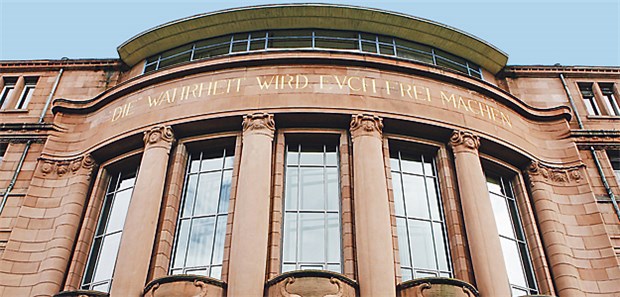 Linke fordern mehr Geld vom Bund „Die Wahrheit wird euch frei machen“ prangt in goldenen Lettern an der Fassade des Kollegiengebäudes I der Universität in Freiburg. Das Cochrane Zentrum nimmt im deutschen Gesundheitswesen eine wichtige Rolle ein.