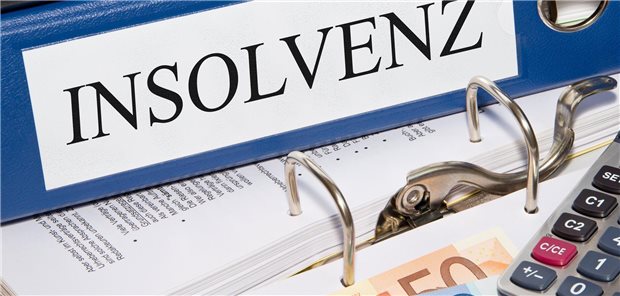 Warnow-Klinik: CDU beantragt Sondersitzung des Sozialausschusses zu Klinik-Insolvenz Akten-Ordner mit der Aufschrift "Insolvenz".