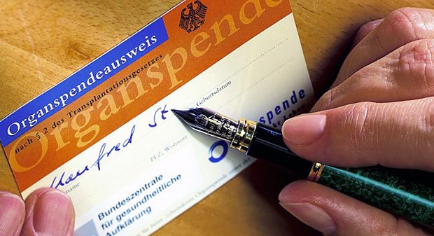 Transplantation ist die Wiedergeburt Die Zahl der Organspender ist in Deutschland immer noch verhältnismäßig niedrig. Eine Entscheidungspflicht könnte die Zahlen eventuell erhöhen.