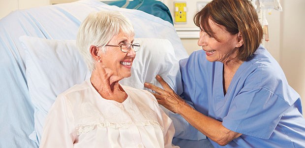 Ältere Pflegekräfte sind eine Herausforderung für Kliniken Die Zahl der Pflegekräfte über 50 Jahre in Krankenhäusern hat sich in den letzten zehn Jahren verdoppelt.
