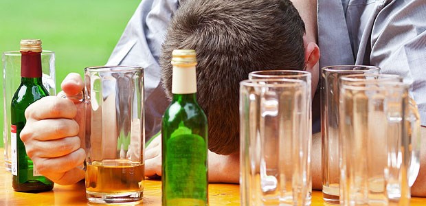 25.600 Jugendliche saufen sich in Klinik Die Zahl der jugendlichen Komasäufer steigt immer noch.