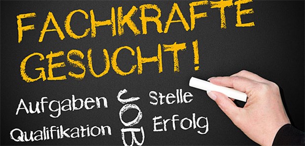 Fachkräfte dringend gesucht Die Zahl der offenen Stellen lin Deutschland iegt derzeit bei rund 1,2 Millionen und ist gerade auch in der Pflegebranche spürbar.