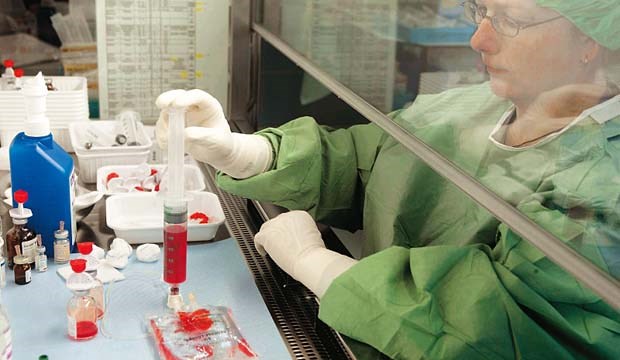 Zytostatika: Streit um Rezepturbegriff Die Zubereitung von Zytostatika in Apotheken unterliegt strikten behördlichen Kontrollen.