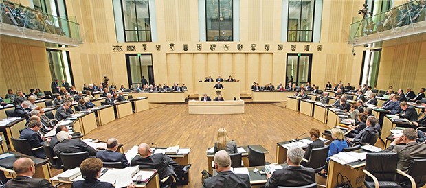 Der Schachzug des Herrn Bahr Die Zukunft der Klinikfinanzen steht am Freitag auf der Tagesordnung des Bundesrates. Zwischen Bund und Ländern ist darüber Streit entbrannt.