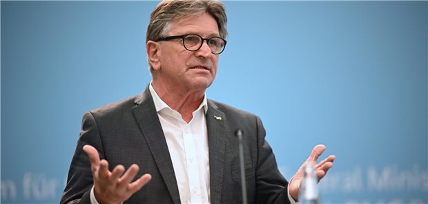 Sektorenübergreifende Einrichtungen: Minister Lucha befürwortet Anregungen von Klinikträgern und AOK „Die aktuellen gesetzlichen Regelungen zu sektorenübergreifenden Versorgern bleiben leider weitgehend dem alten Denken verhaftet“: Manfred Lucha (Grüne), Gesundheitsminister in Baden-Württemberg.