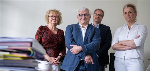 KV-Vorstände Dr. Christiane Wessel und Dr. Burkhard Ruppert, Allgemeinmediziner Dr. Axel Baumgarten und HNO-Ärztin Dr. Kerstin Zeise.