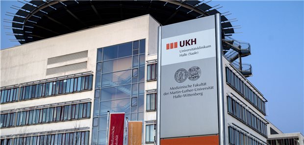 Sachsen-Anhalts Gesundheitsministerin will Uniklinik-Ärzte aufs Land rotieren lassen Die beiden Universitätsklinika in Magdeburg und Halle sollen dem ländlichen Raum in Sachsen-Anhalt künftig helfen. Denn auf dem Land wird es immer schwieriger, Fachpersonal für die Kliniken zu finden.