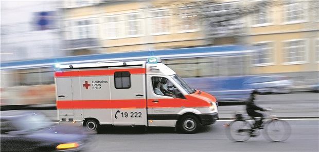 Hilfsfrist soll im Südwesten auf 12 Minuten gesenkt werden Die bislang in Baden-Württemberg angewandte maximale Hilfsfrist von 15 Minuten soll für neu etablierte Rettungswachen auf 12 Minuten verkürzt werden.