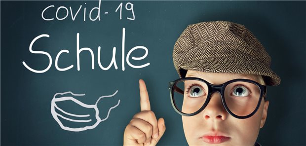 Die derzeitige Omikron-Variante führt zu hohen Infektionsraten, gerade auch bei Schulkindern.
