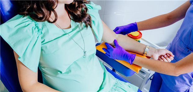 Schwangere Frau beim Arzt