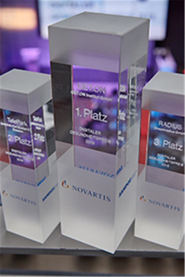 50.000 Euro für innovative Start-ups Die drei Gewinner-Awards 1. Platz: GET.ON Institut GmbH, Hamburg; 2. Platz: TelePark, Technische Universität, Dresden; 3. Platz: Radius, Circumradius GmbH, Brandenburg