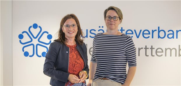 Hausärzte in Baden-Württemberg bekommen wieder die Honorarkeule zu spüren Die drohende Kappung der Honorarauszahlung ist für sie ein „Armutszeugnis fehlgeleiteter Honorarpolitik“: Die Vorsitzenden des Hausärzteverbands Baden-Württemberg, Professorin Nicola Buhlinger-Göpfarth und Dr. Susanne Bublitz (v.l.).
