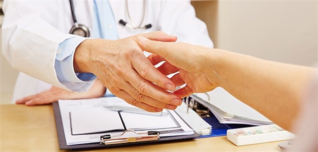 Die eingehende Erörterung nach der GOÄ-Nr. 34 wird zunehmend von den privaten Kostenträgern nicht erstattet. Dagegen können Ärzte sich wappnen.