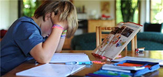 Mehr ADHS-Diagnosen bei Kindern und Erwachsenen Die ersten ADHS-Symptome machen sich bereits im Kindesalter bemerkbar. Häufig bleiben sie jedoch bis ins Erwachsenenalter bestehen.