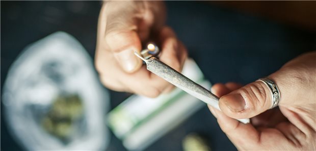 Lauterbach will Cannabis-Legalisierung vorerst in Modellregionen Die geplante Cannabis-Legalisierung in Deutschland soll schrittweise kommen. Der Verkauf könnte zuerst in einigen Modellregionen erprobt und dabei wissenschaftlich begleitet werden. (Symbolbild)
