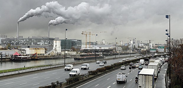 Sieben Millionen Tote durch dreckige Luft Die größten Verursacher von Feinstaub sind die Industrie und der Straßenverkehr.