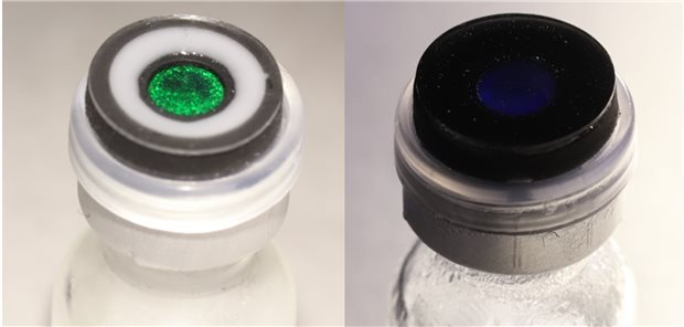 Die grüne Farbe auf der Verschlusskappe des Medikamenten-Vials (links) verschwindet völlig, wenn das Behältnis zu warm geworden ist (rechts).