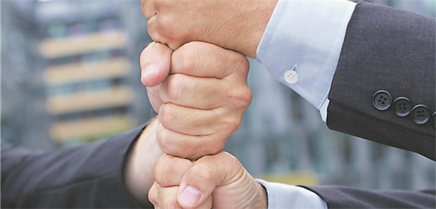 Die integrative Leistung kooperativer Berufsausübung in MVZ oder BAG wird bei der Honorarverteilung noch zu wenig gewürdigt, moniert der Branchenverband BMVZ.