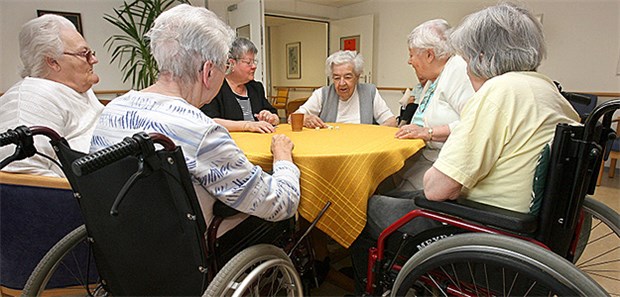 Neuer Pflege-TÜV startet im November Die neu konzipierten Prüfungen sollen in eine informative Darstellung über die Qualität der Pflegeheime münden.