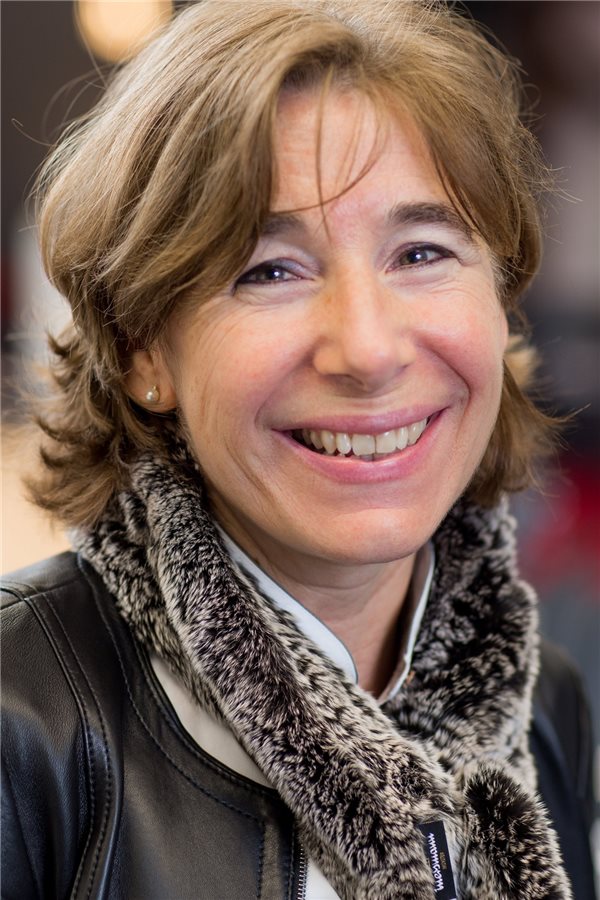 Zwei neue Köpfe repräsentieren die Apothekerschaft Die neue ABDA-Präsidentin: Gabriele Regina Overwiening.