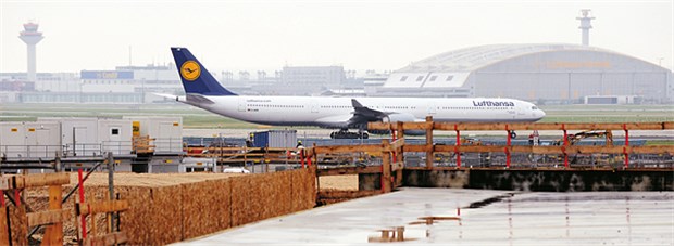 Wie krank macht Fluglärm wirklich? Es fehlen geeignete Studien Die neue Landebahn am Frankfurter Flughafen soll zum Winterflugplan 2011 in Betrieb genommen werden.