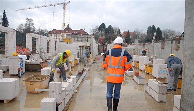 Eher Kloster-Klinik als Gefängnis Die neue Maßregelvollzugseinrichtung für psychisch kranke Straftäter in Göttingen wird gebaut. In dem neuen Gebäude können bis zu 70 Patienten untergebracht werden.
