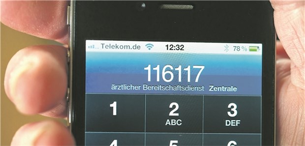 Völlig neue Strukturen für Bereitschaftsdienst Die neuen Autos des Bereitschaftsdienstes in Sachsen sollen Werbung für die 116117 machen.