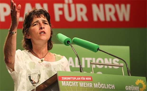 NRW-Ministerin verlangt von KVen Modernisierungskurs Die nordrhein-westfälische Gesundheitsministerin Barbara Steffens (hier auf dem Parteitag der Grünen).