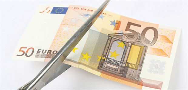 Die persönliche Arbeitsleistung eines Praxisinhabers kann nicht Bestandteil der zu veräußernden Praxis sein. Bei einer ertragswertorientierten Praxisbewertung ist der Gewinn um den Anteil, der die Arztleistung repräsentiert, zu kürzen.