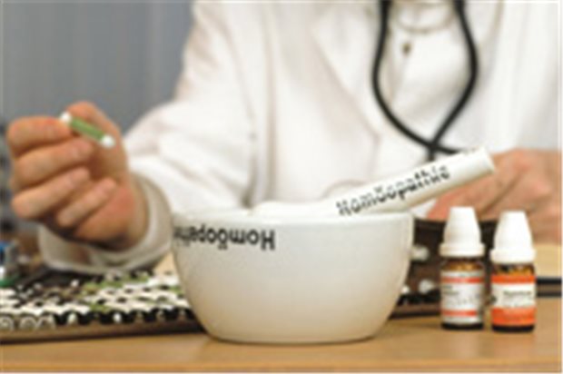 Homöopathische Ärzte fordern mehr Mitspracherecht Die "sanfte" Medizin ist bei Patienten beliebt: Homöopathische Leistungen werden daher inzwischen von einigen Kassen erstattet © kpa