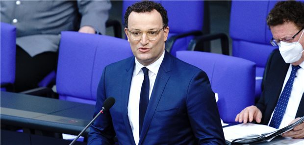 Spahn kommt glimpflich davon Die vergangenen Wochen seien mit Blick auf die Pandemie sehr ermutigend gewesen, sagte Gesundheitsminister Jens Spahn (CDU) am Mittwoch im Bundestag.