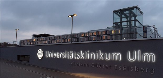 Land hat die vier Unikliniken massiv gestützt Die vier Universitätskliniken in Baden-Württemberg, hier das Klinikum Ulm, sind im Zuge der Corona-Pandemie massiv wirtschaftlich belastet worden, berichtet die Landesregierung.