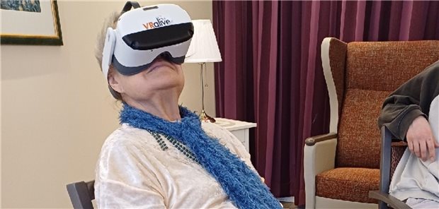 Hamburger Heimbewohner können vom Bett aus verreisen Die virtuelle Auszeit vom Pflegeheim wird laut Mobil Krankenkasse von den Senioren gut angenommen.