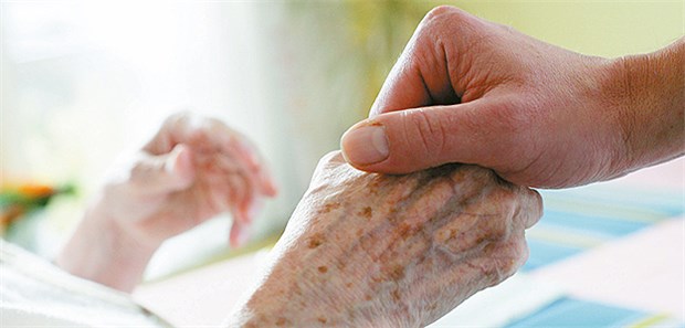 Katholische Kirche trommelt für Palliativmedizin Die wichtigsten Schmerzmittel für jeden Menschen zugänglich und das Leben bis zuletzt lebenswert machen sowie die Palliativversorgung weltweit weiter ausbauen – das sind Kernziele der Initiative "PAL-Life" von der Päpstlichen Akademie für Leben.