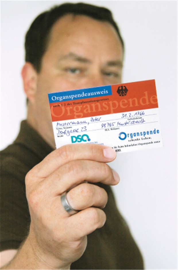 "Widerspruchslösung ist kein Allheilmittel" Dieser Pass könnte Leben retten: Ihn besitzen jedoch zu wenige Deutsche.