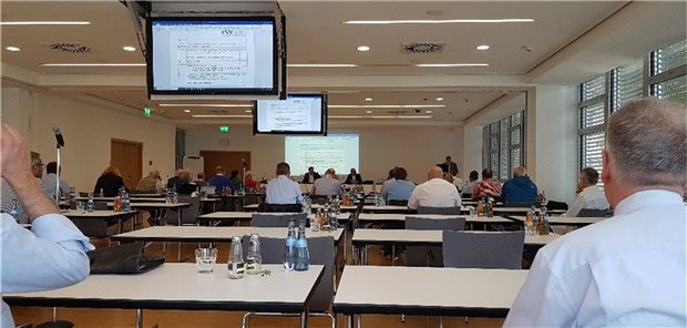 Saarland greift Ärzten weiterhin finanziell unter die Arme Diesmal tagte die KV-Vertreterversammlung - mit Abstands-Coronaregeln- im Haus der Ärztekammer in Saarbrücken.