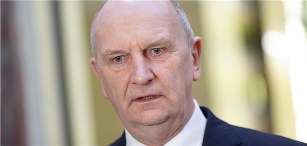 Brandenburg: Woidke will Hausärzte schnell in Corona-Impfungen einbinden Dietmar Woidke, der Ministerpraesident von Brandenburg, bei der 1000. Sitzung des Bundesrat in Berlin. (Archivbild)