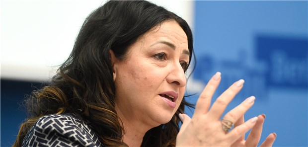 Senat geht gegen Leiharbeit-Wildwuchs in Pflege vor Dilek Kalayci will gegen die zunehmende Leiharbeit in der Pflege vorgehen.