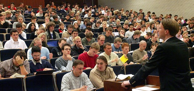 Die Uni macht die Noten Docere, delectare, movere: Auch bei den Noten?