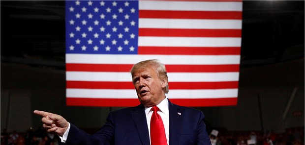 US-Regierung will E-Zigaretten mit Aroma verbieten Donald Trump bei einer Wahlkampfveranstaltung im August. Der US-Präsident sagt Abhängigkeiten generell den Kampf an: Sein Bruder Fred war alkoholabhängig und starb 1981.