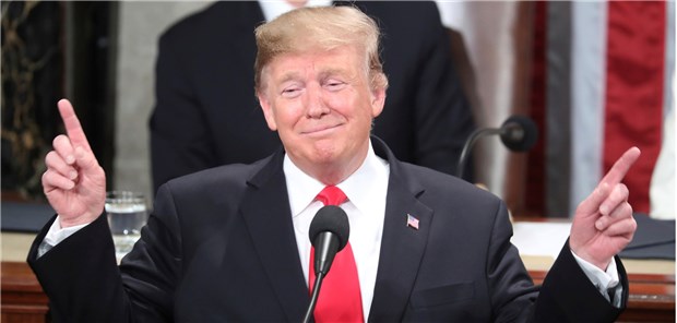 Trump sagt HIV und Krebs den Kampf an Donald Trump, dirigiert während seiner Rede im Kongress ein Geburtstagsständchen für Judah Samet (nicht im Bild), der den Holocaust und das Attentat in der Synagoge in Pittsburgh überlebt hatte.