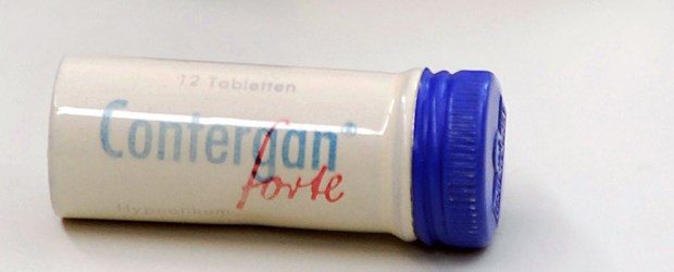 Mangelnde Hilfe für Contergan-Geschädigte Dose mit Geschichte.