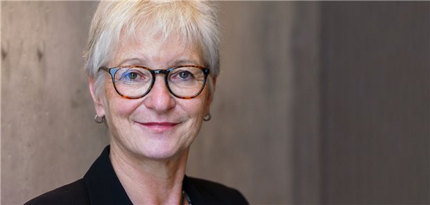 Dr. Andrea Benecke, neue Präsidentin der Bundespsychotherapeutenkammer, fordert Gesundheitsminister Karl Lauterbach auf, Psychotherapie in den Versorgungsgesetzen zu berücksichtigen. 