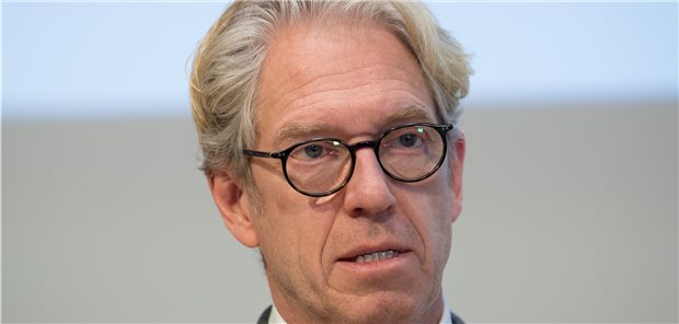 Gassen: „Leere Kinosäle schützen keine Corona-Risikopatienten“ Dr. Andreas Gassen, Vorstandsvorsitzender der Kassenärztlichen Bundesvereinigung (KBV), in einer Pause der Dialogveranstaltung der KBV.