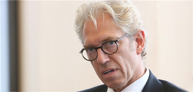 Gassen: "Wir müssen realistisch bleiben" Dr. Andreas Gassen zum Honorar 2019: Das Verhandlungsergebnis ist nicht so, dass alle Seiten vor Begeisterung in die Hände klatschen - aber das ist nun mal das Wesen eines Kompromisses.“