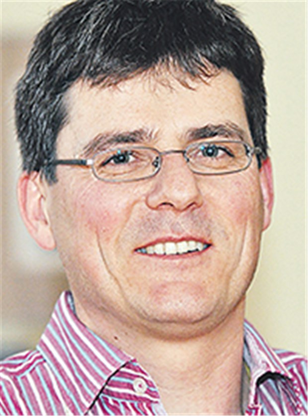 Haus- und Klinikarzt: Das ist kein Widerspruch Dr. Andreas Hug arbeitet drei Vormittage in der Woche in der Klinik in Brunsbüttel.